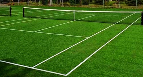 Sân Tennis cỏ nhân tạo xuất hiện nhiều ở Anh vì họ thích giữ bản sắc quần vợt nước mình