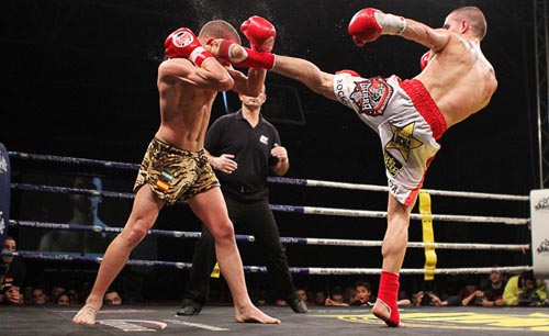 Kickboxing là môn võ phát triển từ Muay Thái Quyền Anh và Karate